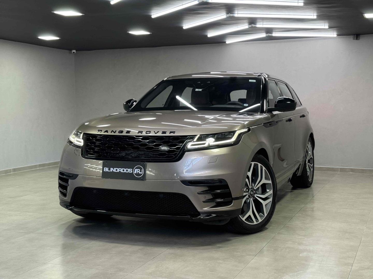 LAND ROVER RANGE ROVER VELAR 2.0 P300 GASOLINA R-DYNAMIC SE AUTOMÁTICO