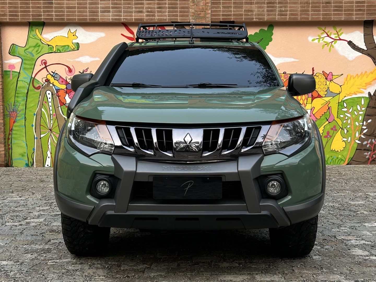 MITSUBISHI L200 TRITON 2.4 16V TURBO DIESEL SAVANA GLS CD 4X4 AUTOMÁTICO