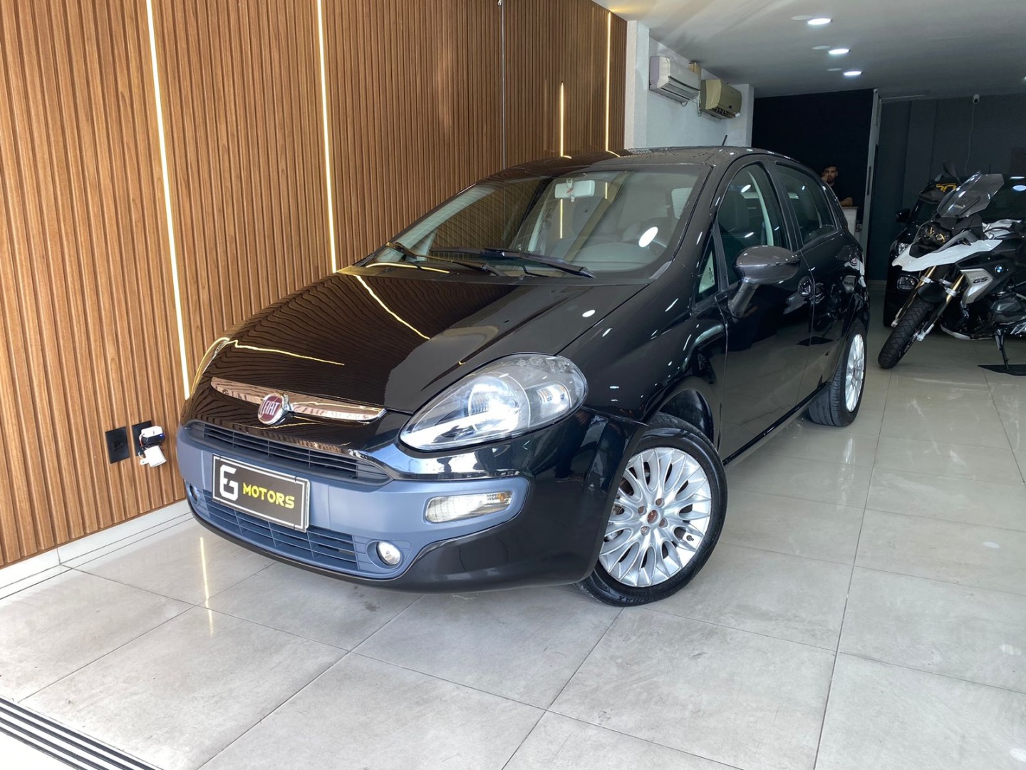 FIAT PUNTO 1.6 ESSENCE 16V FLEX 4P AUTOMATIZADO