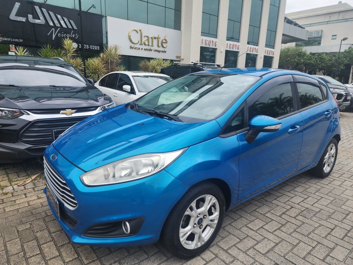 FORD FIESTA 1.6 SE HATCH 16V FLEX 4P POWERSHIFT