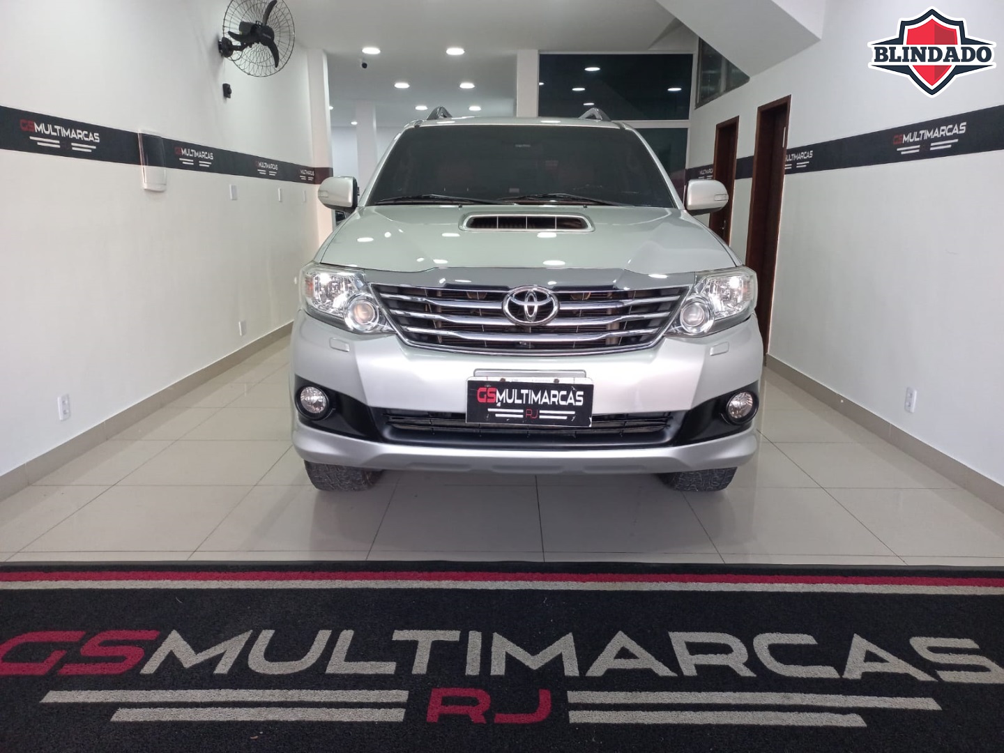 TOYOTA HILUX SW4 3.0 SRV 4X4 7 LUGARES 16V TURBO INTERCOOLER DIESEL 4P AUTOMÁTICO