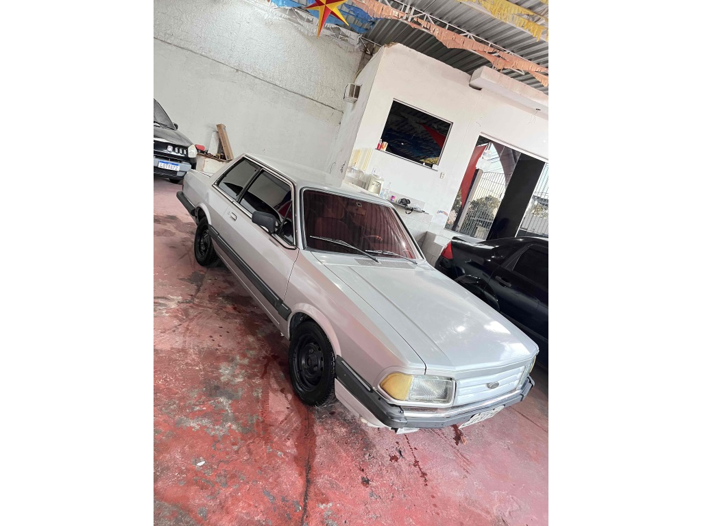 FORD DEL REY 1.8 GL 8V ÁLCOOL 4P MANUAL