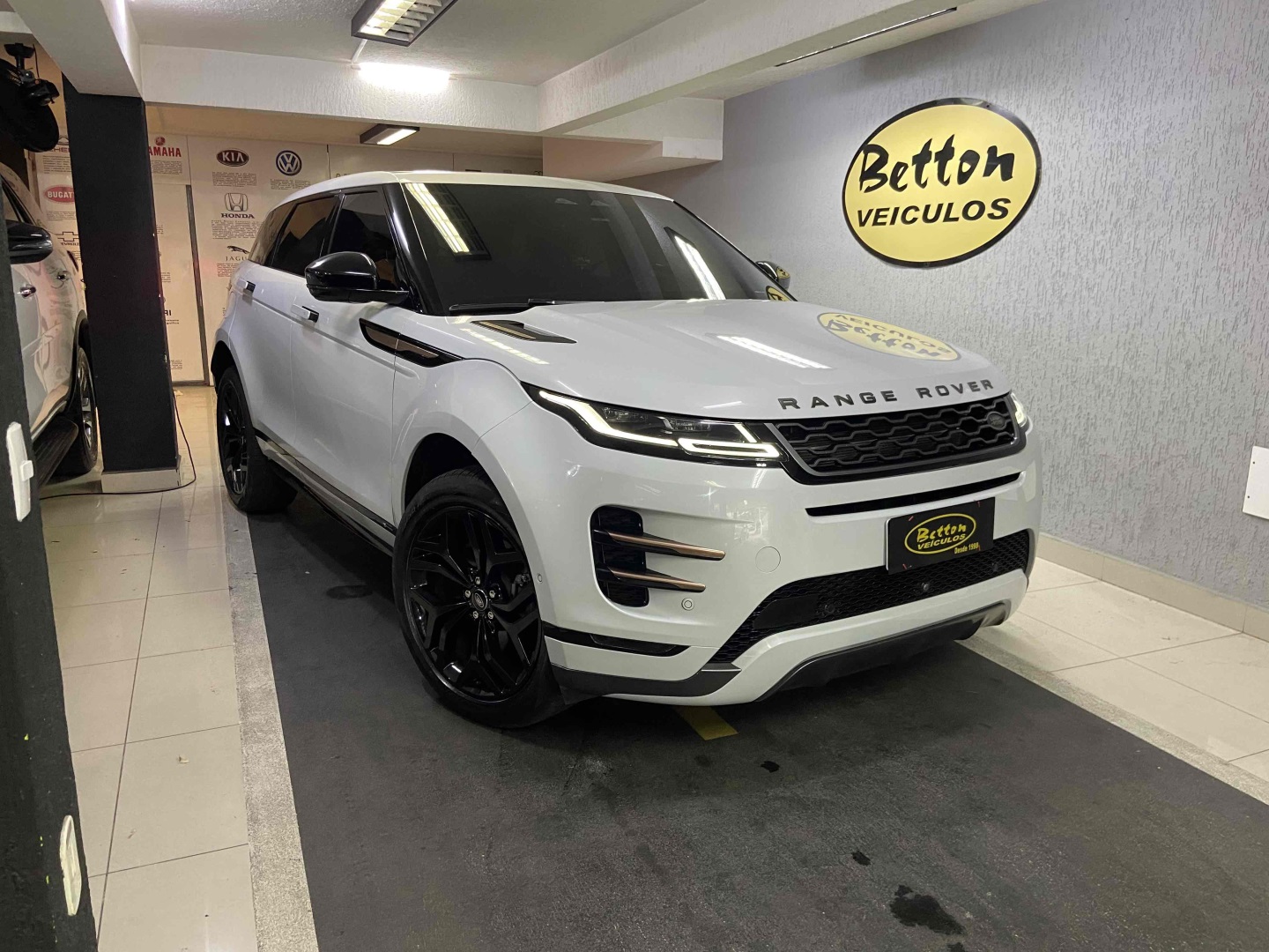 LAND ROVER RANGE ROVER EVOQUE 2.0 P250 FLEX R-DYNAMIC SE AWD AUTOMÁTICO