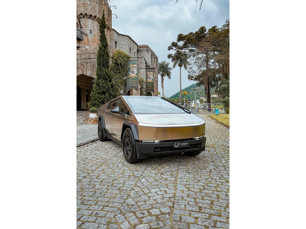 TESLA CYBERTRUCK 122,4 KW ELÉTRICO AWD