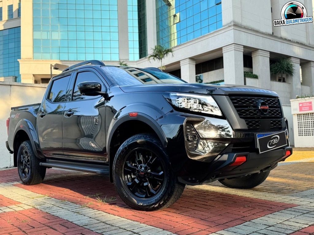 NISSAN FRONTIER 2.3 16V TURBO DIESEL PRO4X CD 4X4 AUTOMÁTICO