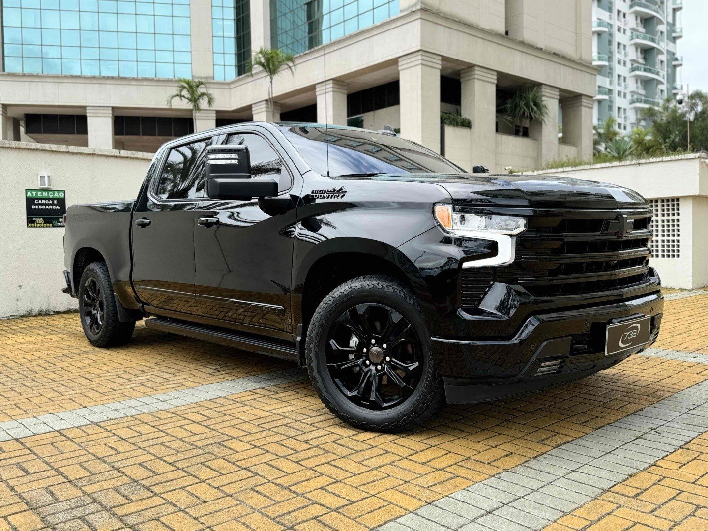 CHEVROLET SILVERADO 5.3 V8 GASOLINA 1500 HIGH COUNTRY 4X4 AUTOMÁTICO