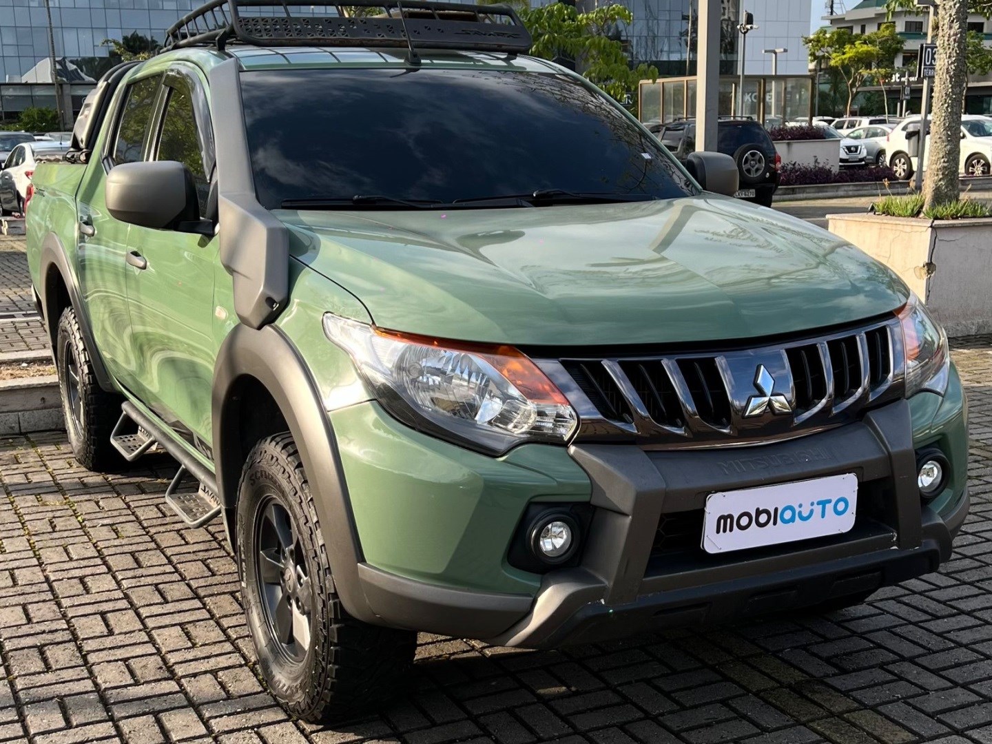 MITSUBISHI L200 TRITON 2.4 16V TURBO DIESEL SAVANA GLS CD 4X4 AUTOMÁTICO