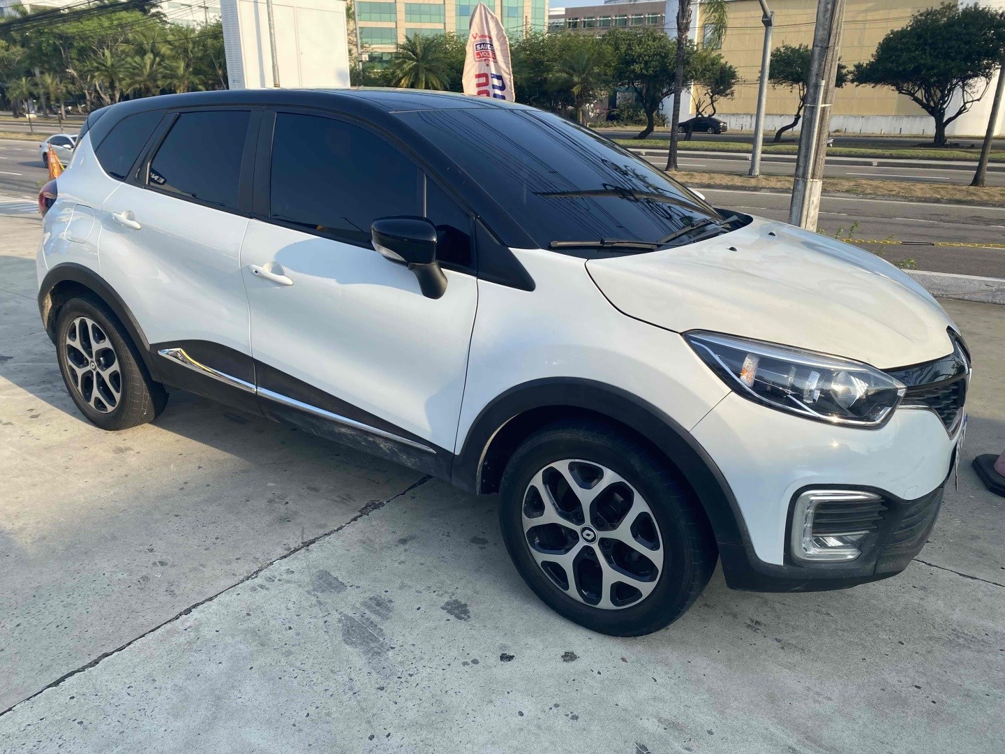 RENAULT CAPTUR 2.0 16V HI-FLEX INTENSE AUTOMÁTICO