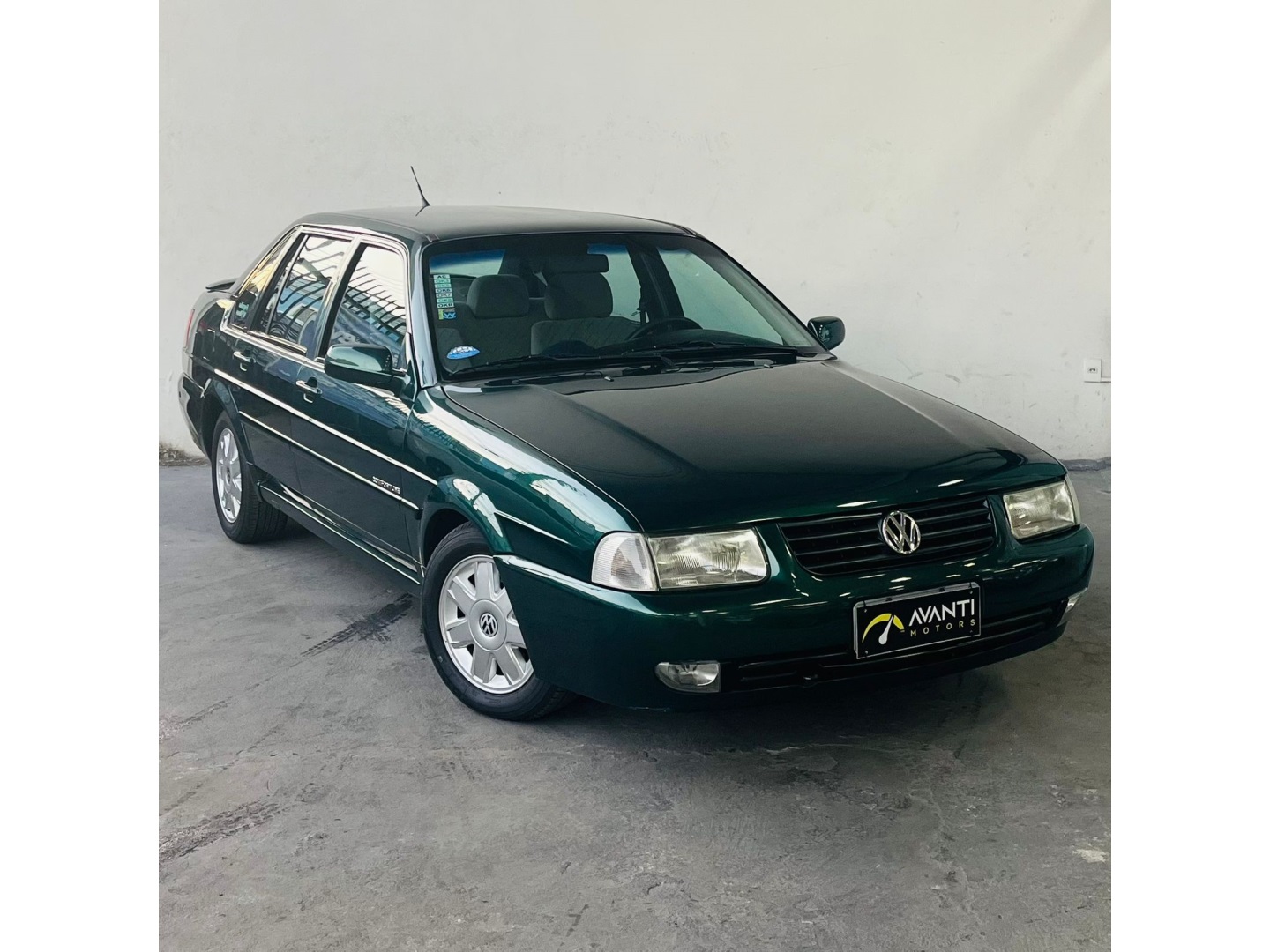 VOLKSWAGEN SANTANA 1.8 MI 8V GASOLINA 4P MANUAL