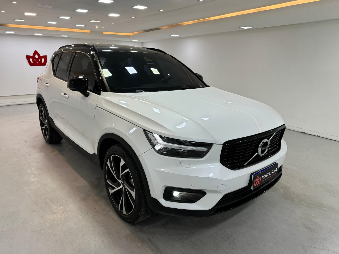 VOLVO XC40 1.5 T5 HYBRID R-DESIGN FWD GEARTRONIC