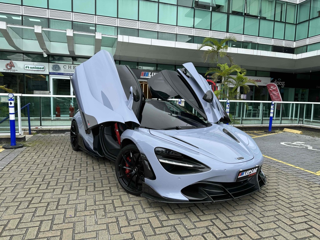 MCLAREN 720S 4.0 V8 BI-TURBO GASOLINA COUPE 2P