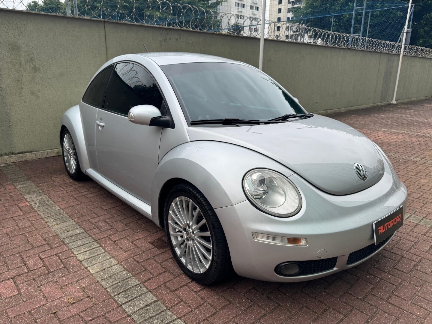 VOLKSWAGEN NEW BEETLE 2.0 MI 8V GASOLINA 2P AUTOMÁTICO