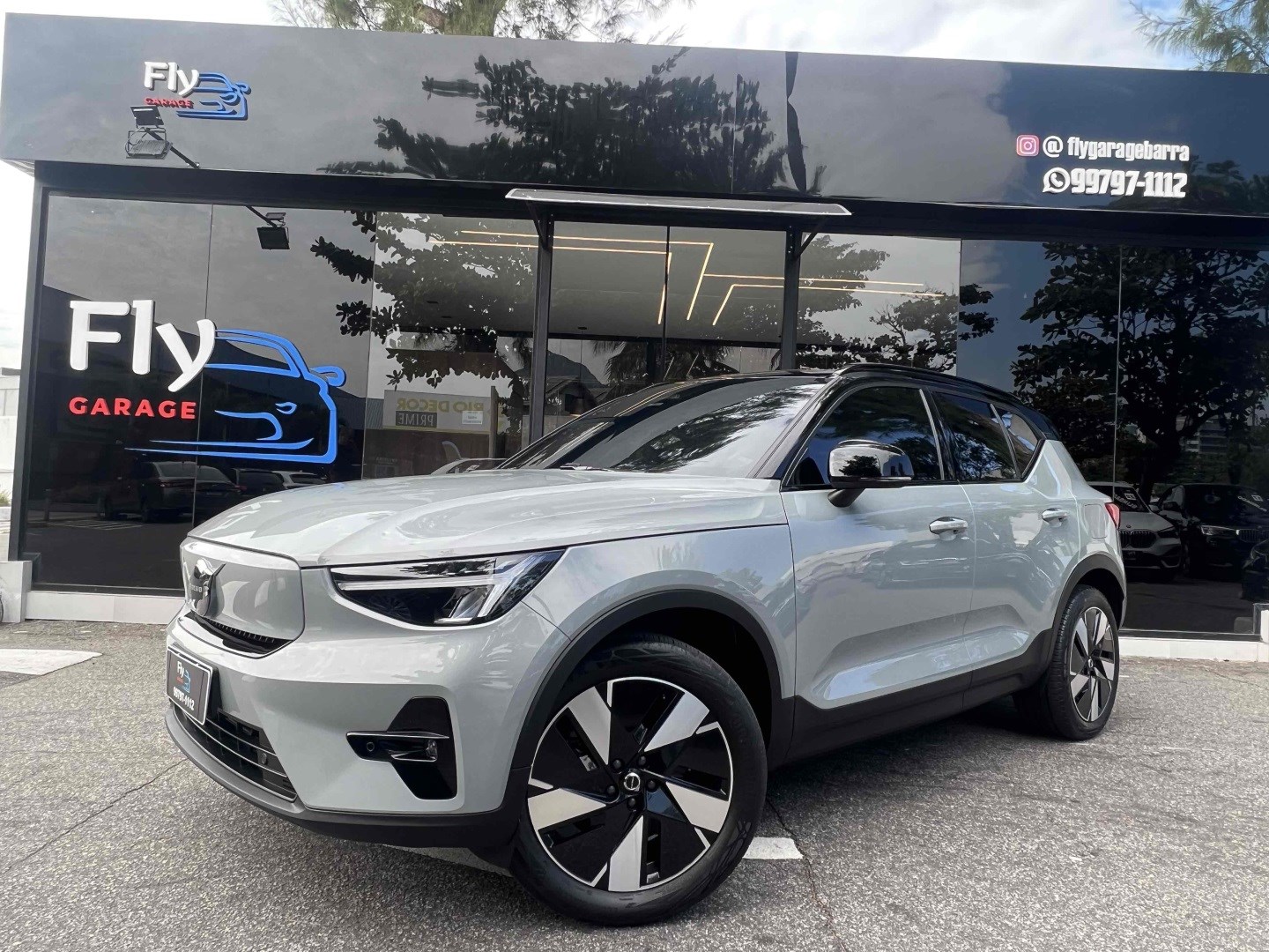 VOLVO XC40 P6 RECHARGE ELECTRIC PLUS