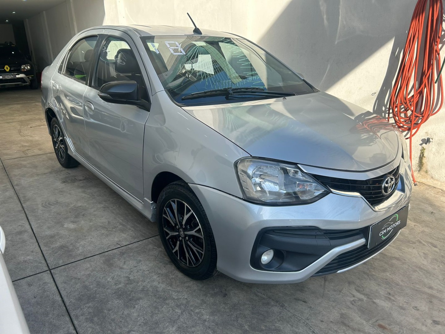 TOYOTA ETIOS 1.5 PLATINUM SEDAN 16V FLEX 4P AUTOMÁTICO