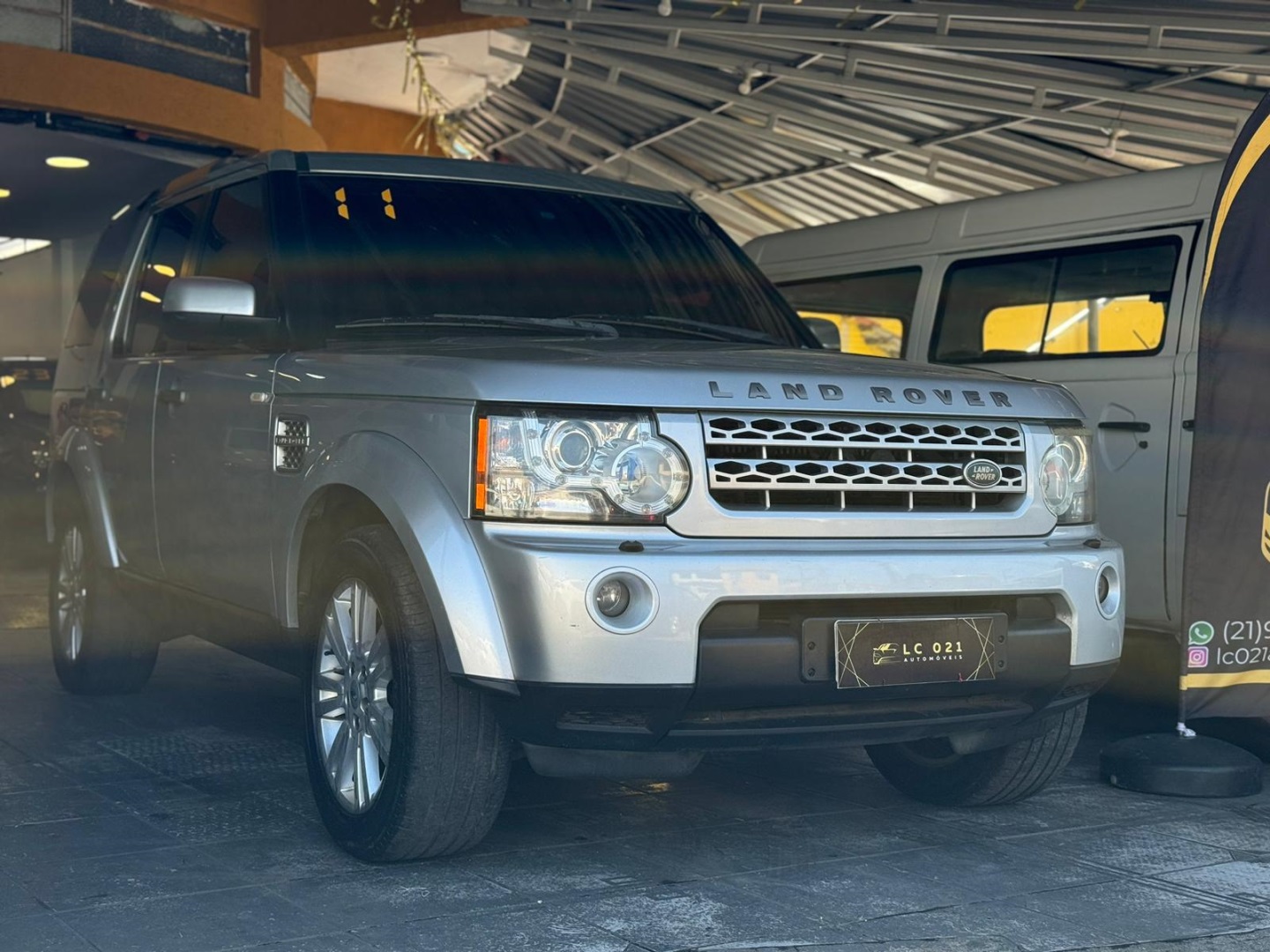 LAND ROVER DISCOVERY 4 2.7 SE 4X4 V6 36V TURBO DIESEL 4P AUTOMÁTICO