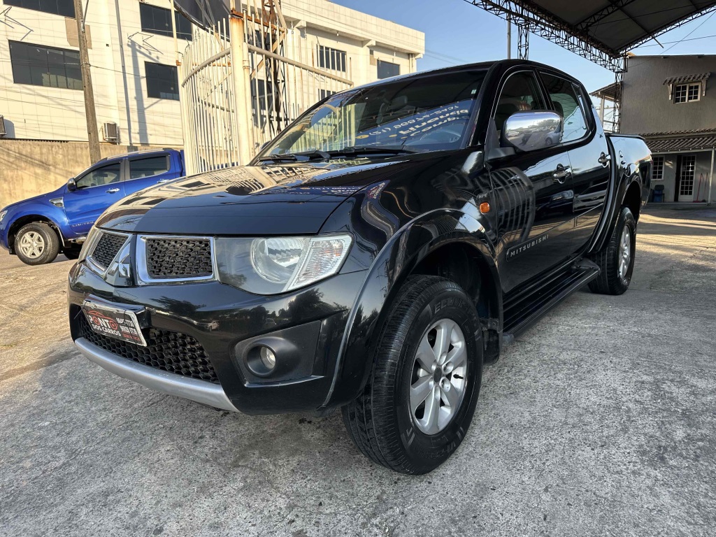 MITSUBISHI L200 TRITON 3.2 HPE 4X4 CD 16V TURBO INTERCOOLER DIESEL 4P AUTOMÁTICO