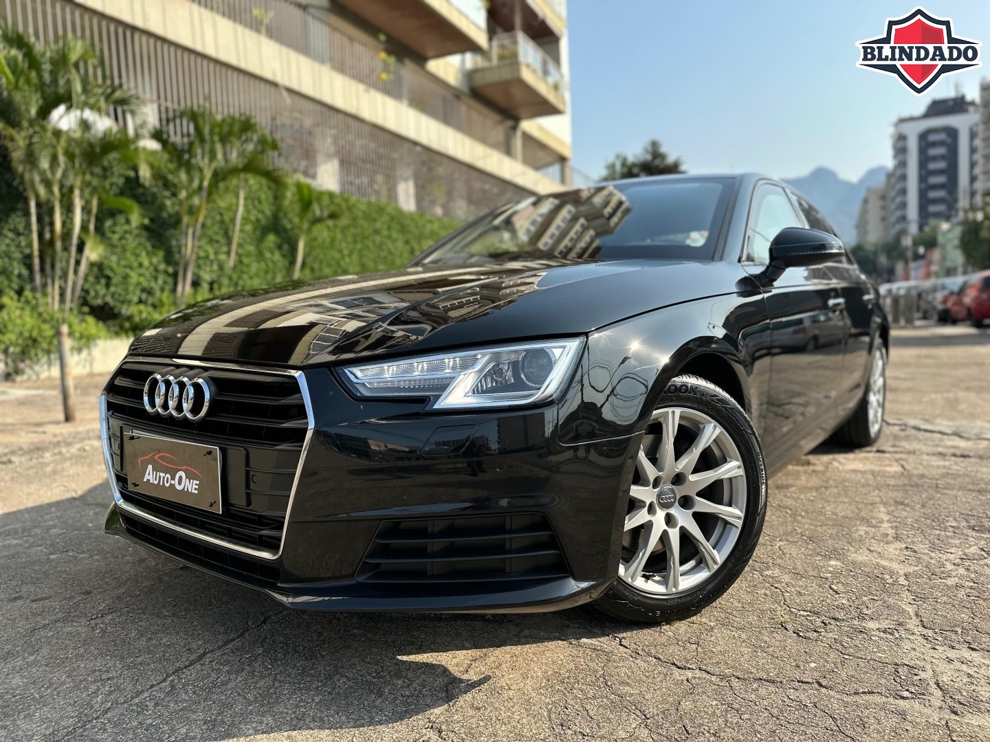 AUDI A4 2.0 TFSI ATTRACTION GASOLINA 4P S TRONIC