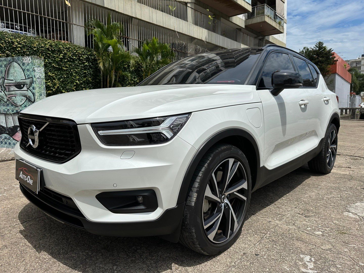 VOLVO XC40 1.5 T5 RECHARGE R-DESIGN GEARTRONIC