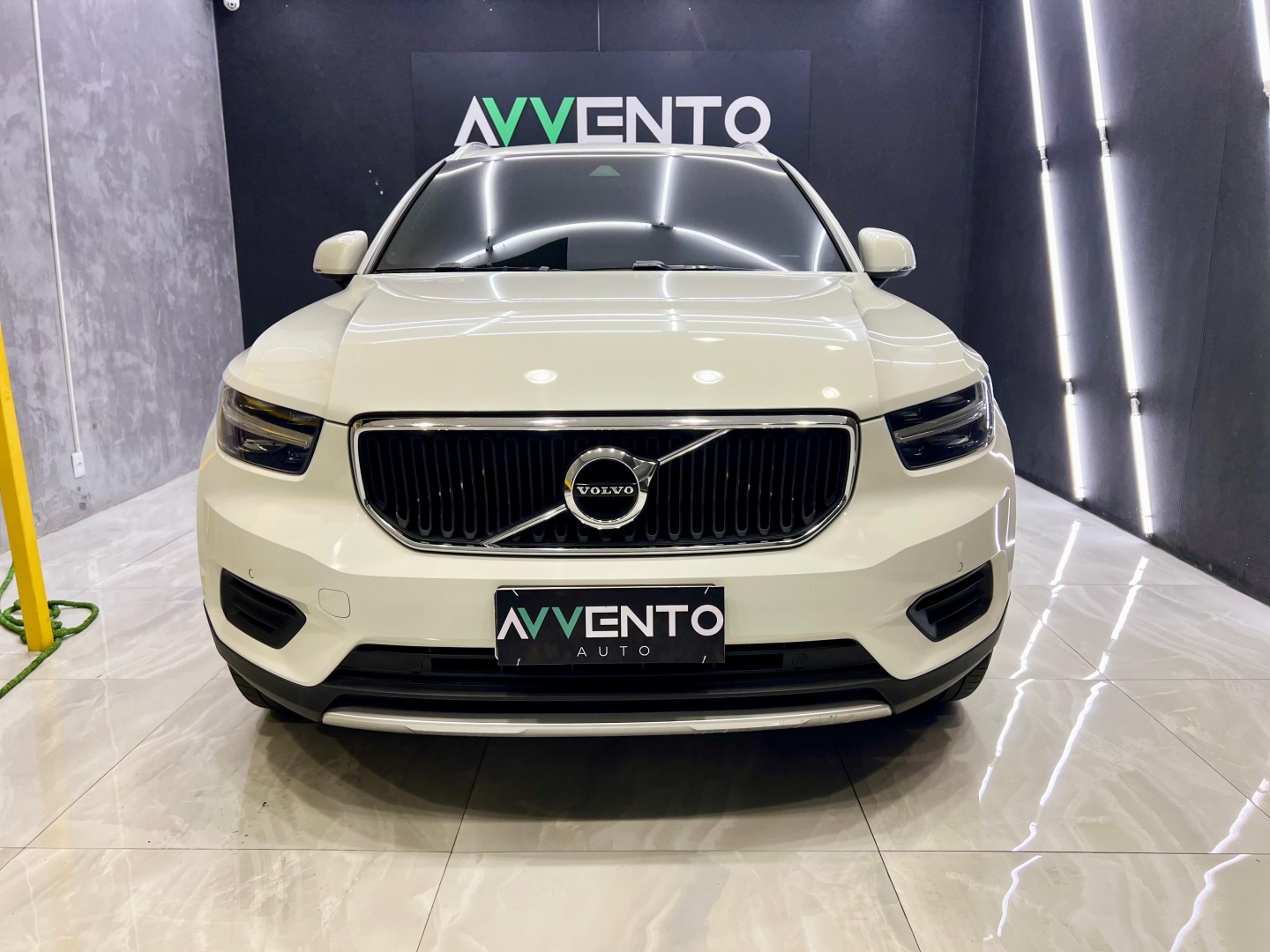 VOLVO XC40 2.0 T4 GASOLINA MOMENTUM GEARTRONIC