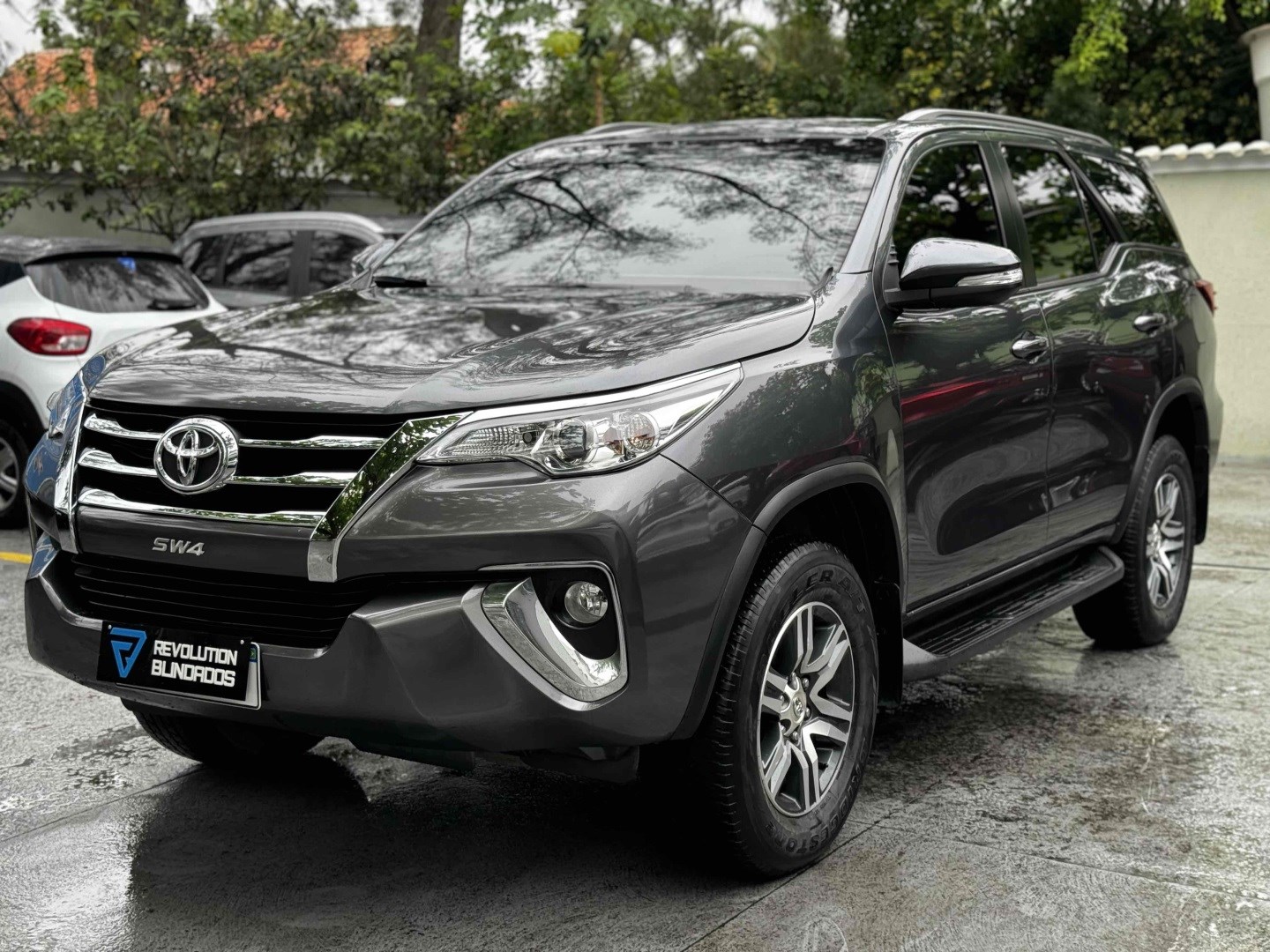 TOYOTA HILUX SW4 2.7 SR 7 LUGARES 4X2 16V FLEX 4P AUTOMÁTICO