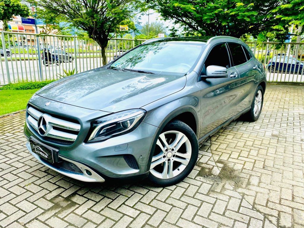 MERCEDES-BENZ GLA 200 1.6 CGI ENDURO 16V TURBO FLEX 4P AUTOMÁTICO