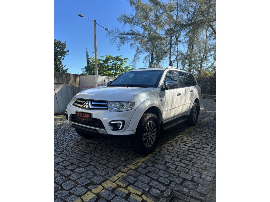 MITSUBISHI PAJERO DAKAR 3.2 HPE 4X4 7 LUGARES 16V TURBO INTERCOOLER DIESEL 4P AUTOMÁTICO