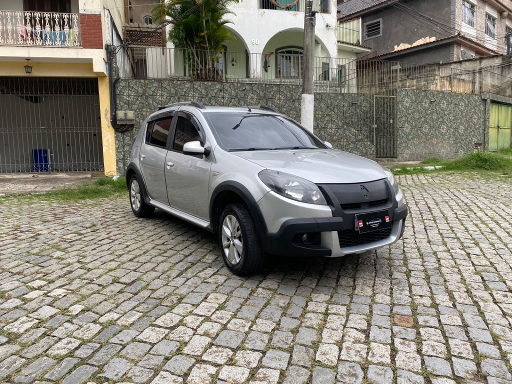 RENAULT SANDERO 1.6 STEPWAY 16V FLEX 4P AUTOMÁTICO