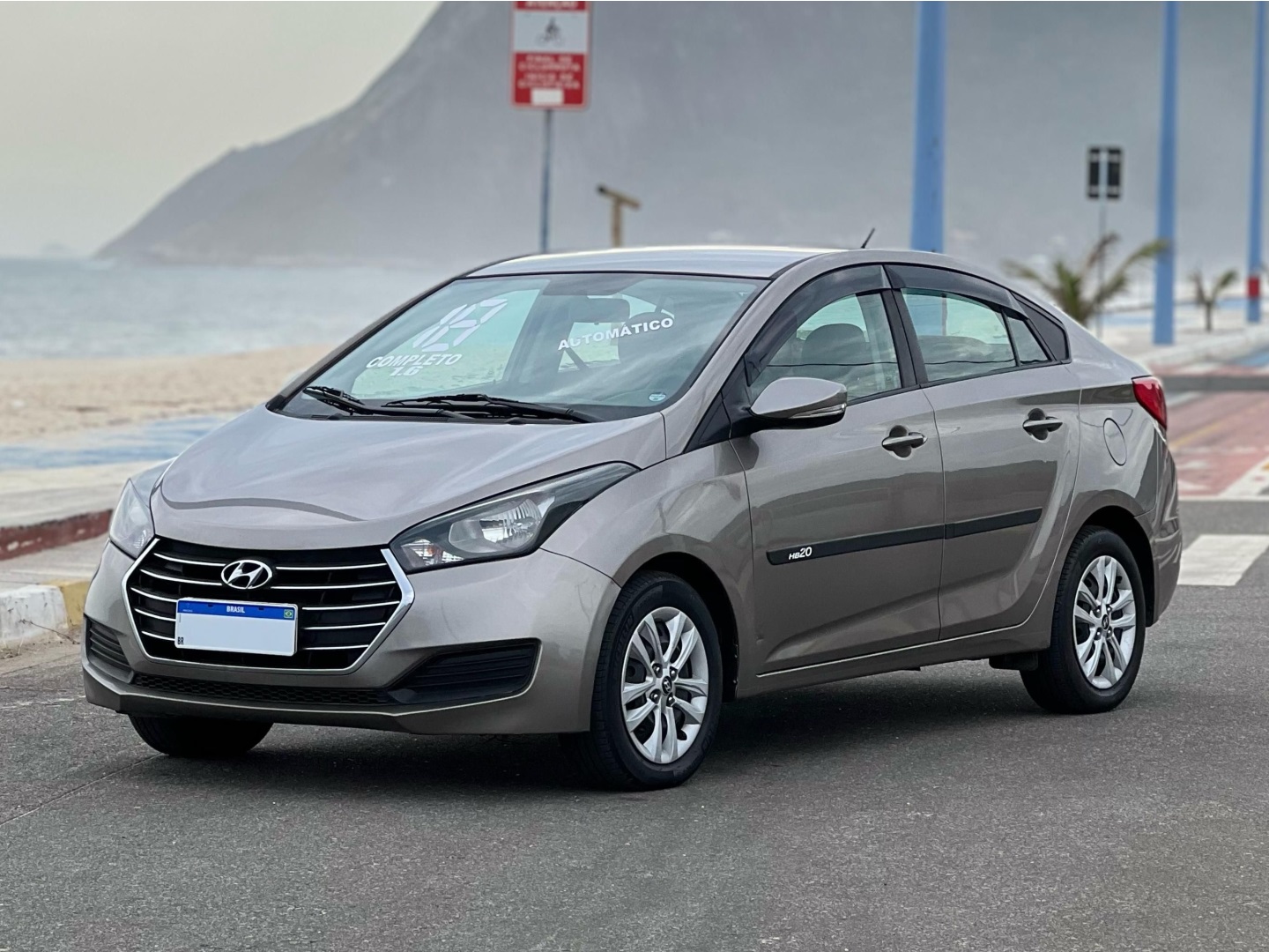 HYUNDAI HB20S 1.6 COMFORT PLUS 16V FLEX 4P AUTOMÁTICO