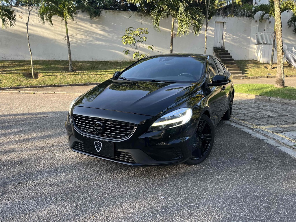 VOLVO V40 2.0 T5 R-DESIGN GASOLINA 4P AUTOMÁTICO