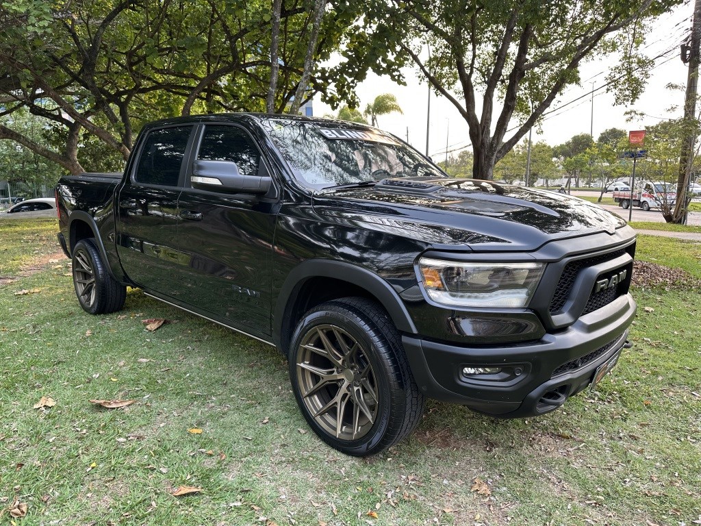 RAM 1500 5.7 V8 GASOLINA REBEL CD 4X4 AUTOMÁTICO