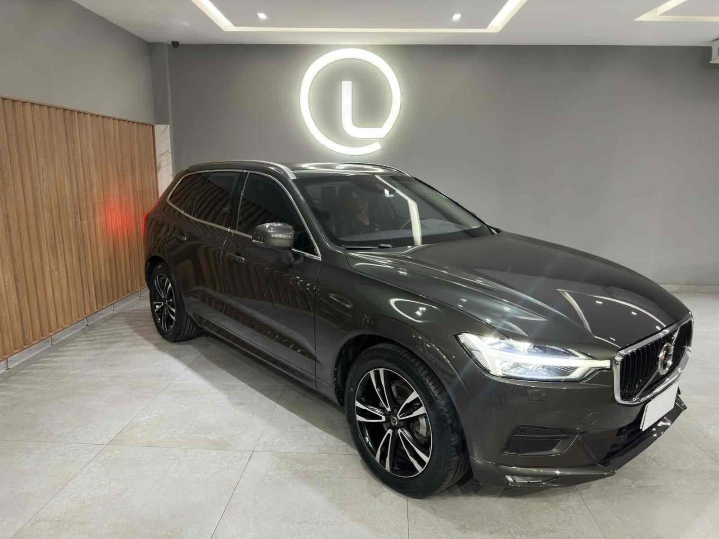 VOLVO XC60 2.0 T5 GASOLINA MOMENTUM AWD GEARTRONIC