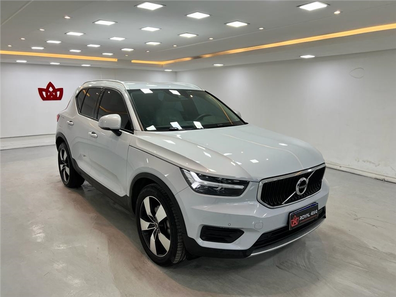 VOLVO XC40 2.0 T4 GASOLINA MOMENTUM GEARTRONIC