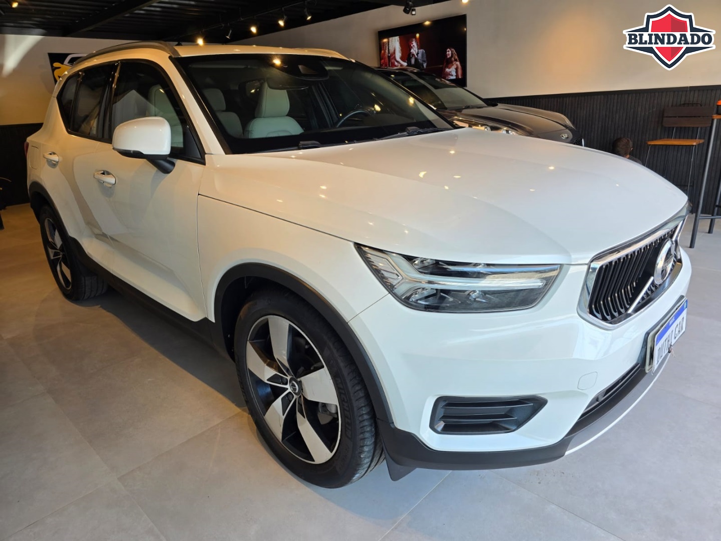 VOLVO XC 40 2.0 T5 GASOLINA MOMENTUM AWD GEARTRONIC