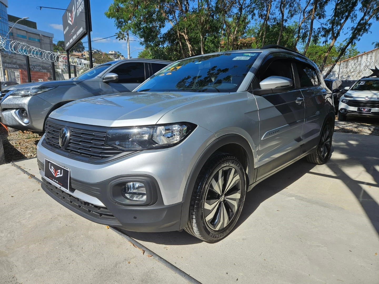 VOLKSWAGEN T-CROSS 1.0 200 TSI TOTAL FLEX AUTOMÁTICO